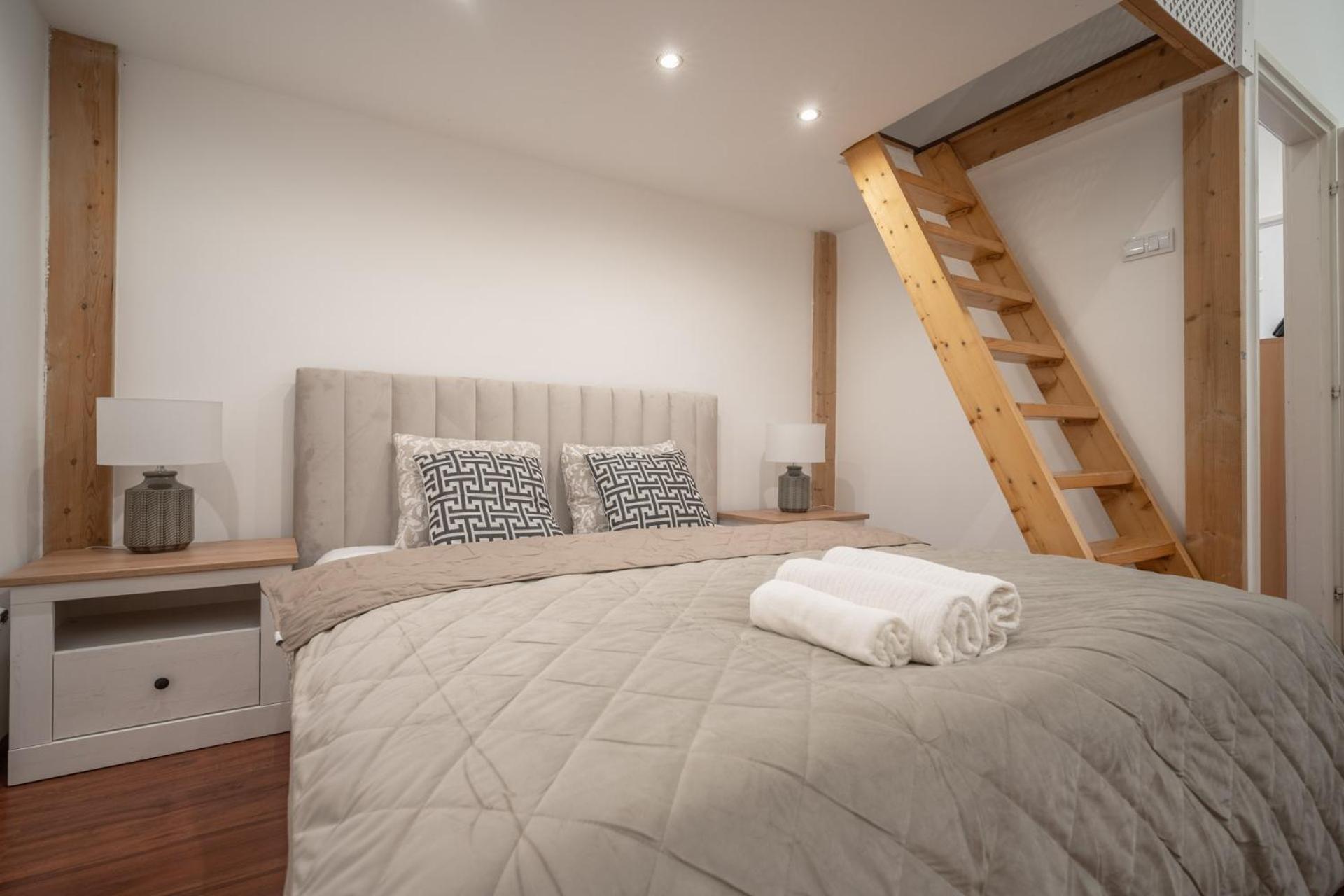 Deluxe And Cozy City Center Suite For 8Ppl Boedapest Buitenkant foto
