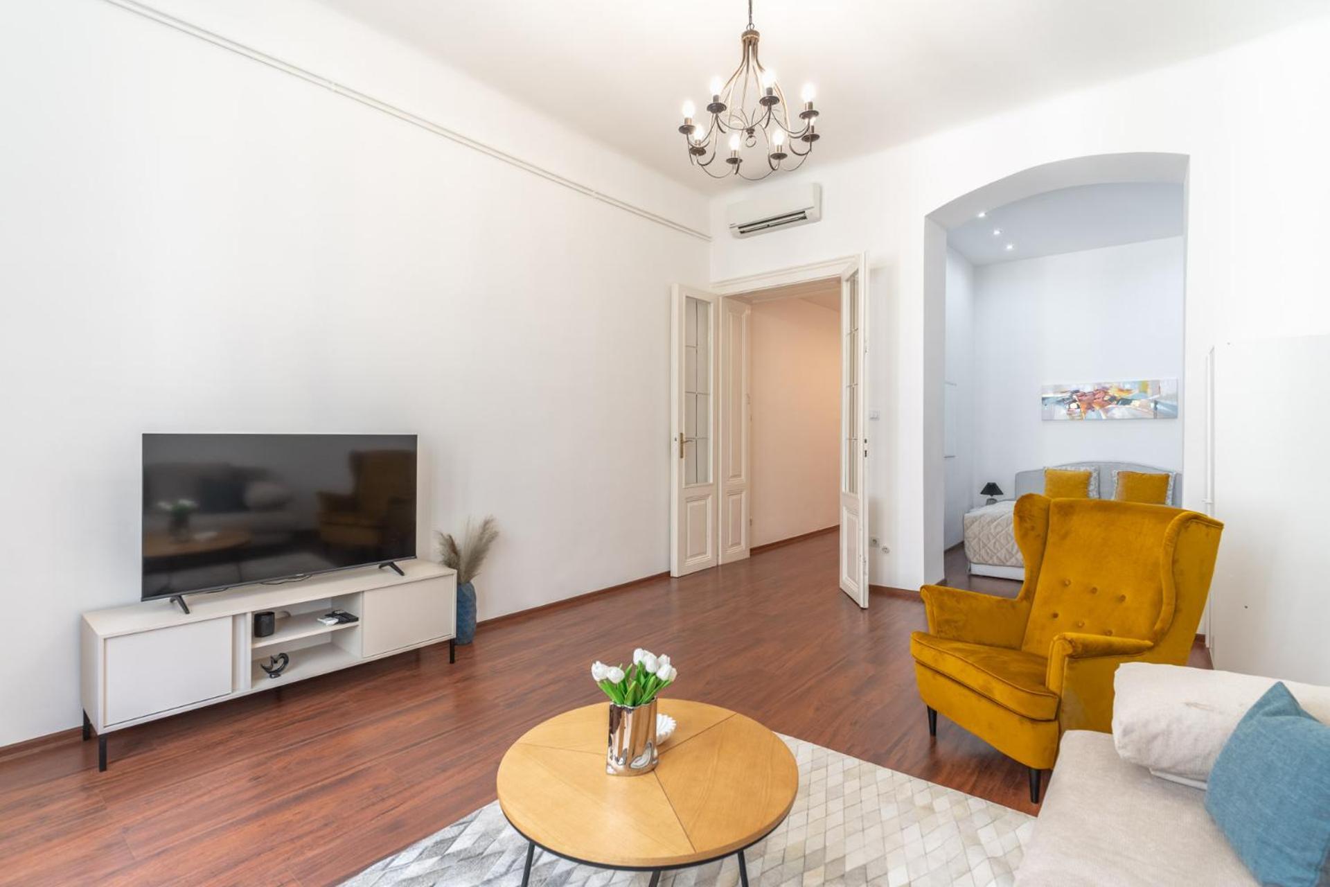Deluxe And Cozy City Center Suite For 8Ppl Boedapest Buitenkant foto